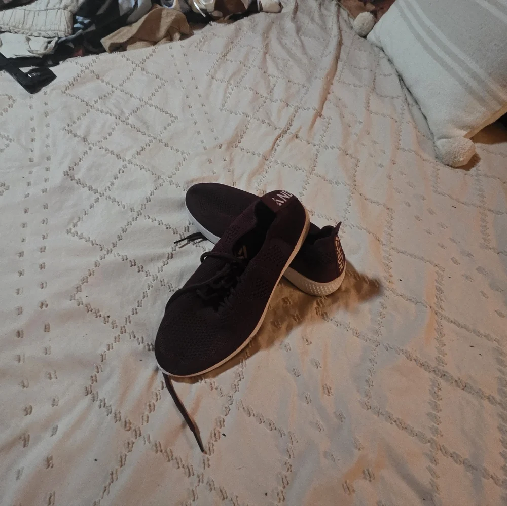 AND breathable knit